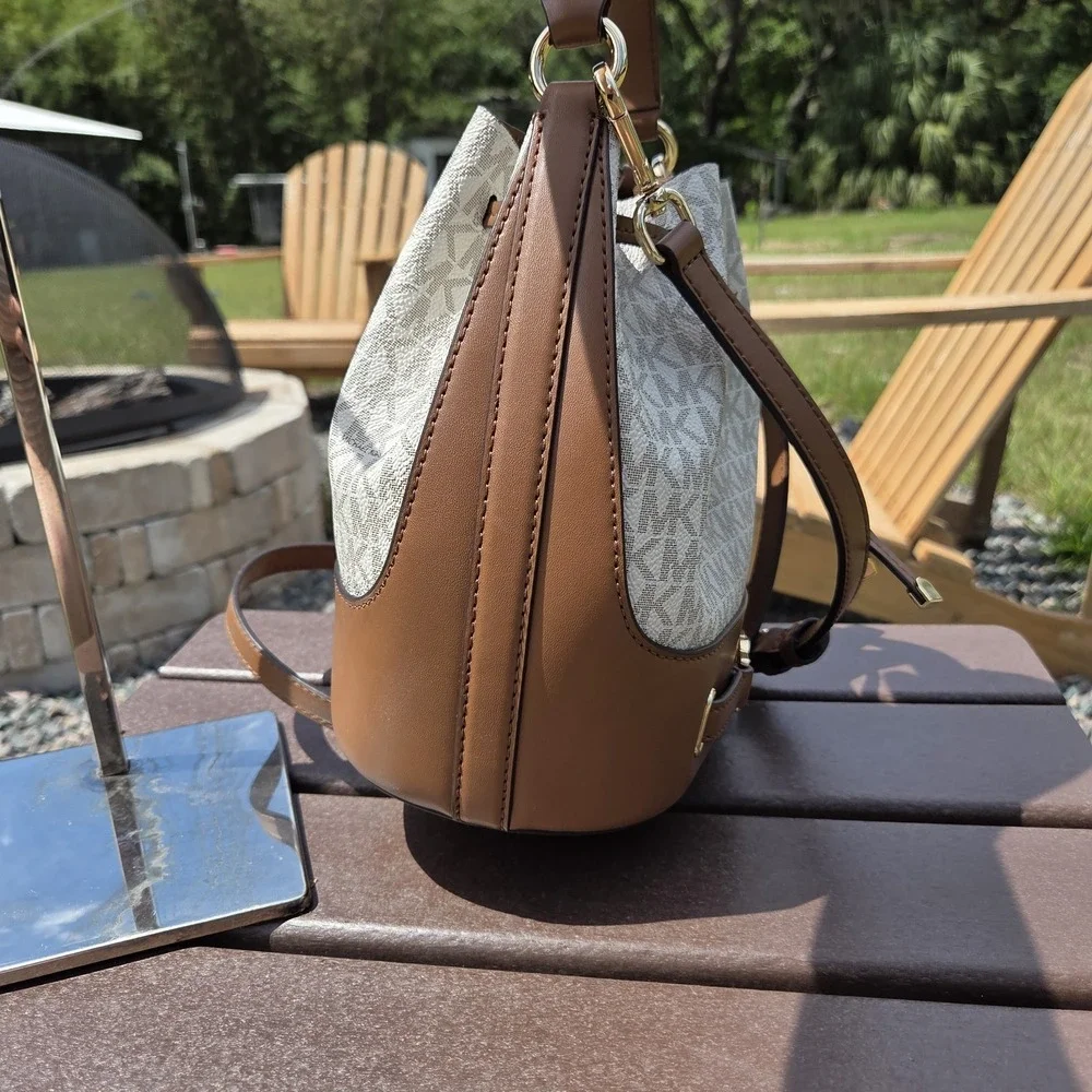 Michael Kors Reed MD Drawstring Bucket Messenger Handbag Purse + Snap Wallet - Picture 10 of 16